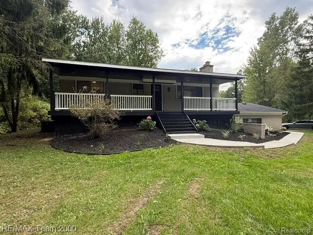 8720 Currie RD, Northville, MI 48168 - #3