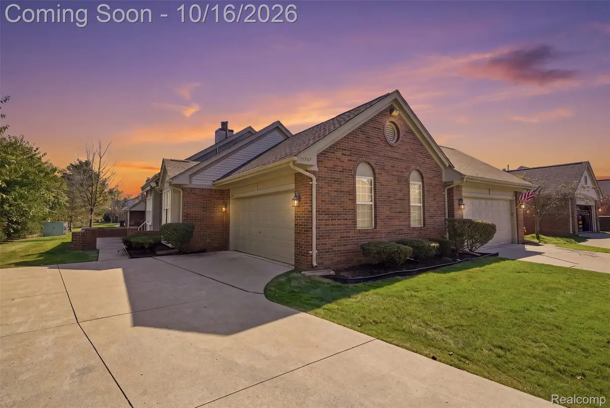 15710 Golfview DR, Riverview, MI 48193 - #1