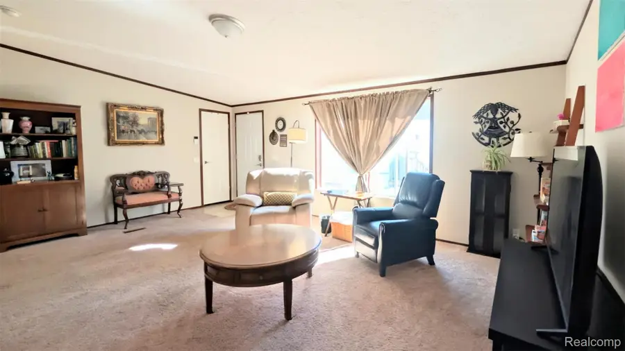 11369 Stoneridge CIR, South Lyon, MI 48178 - #3