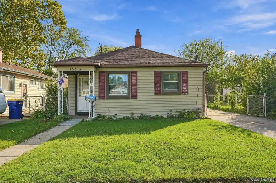 13361 Helen ST, Southgate, MI 48195 - #2