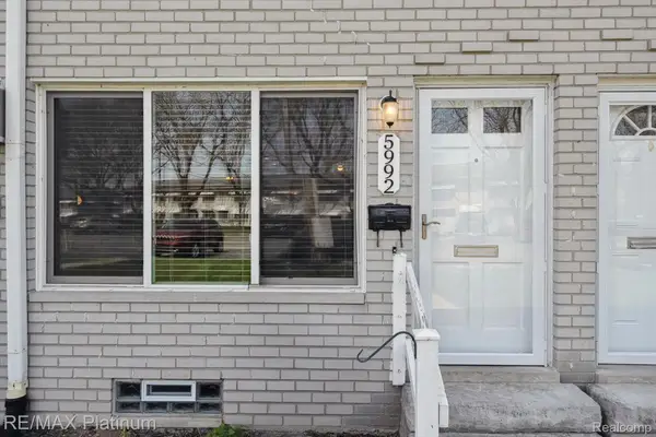 5992 Alan DR 5980 # 22, Brighton, MI 48116