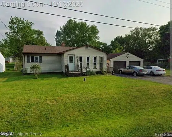 4455 Burgundy DR, Flint, MI 48506
