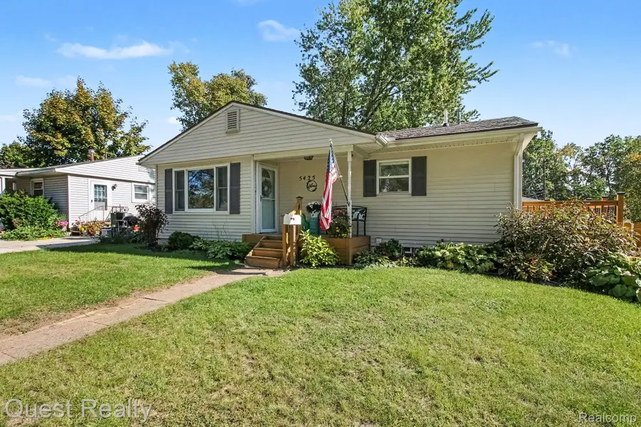 5425 Military AVE, Brighton, MI 48116 - #3