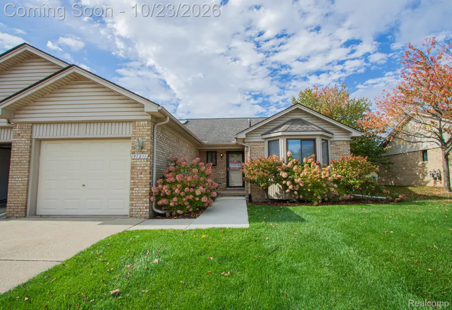 57211 White Oaks DR, Washington, MI 48094 - #2