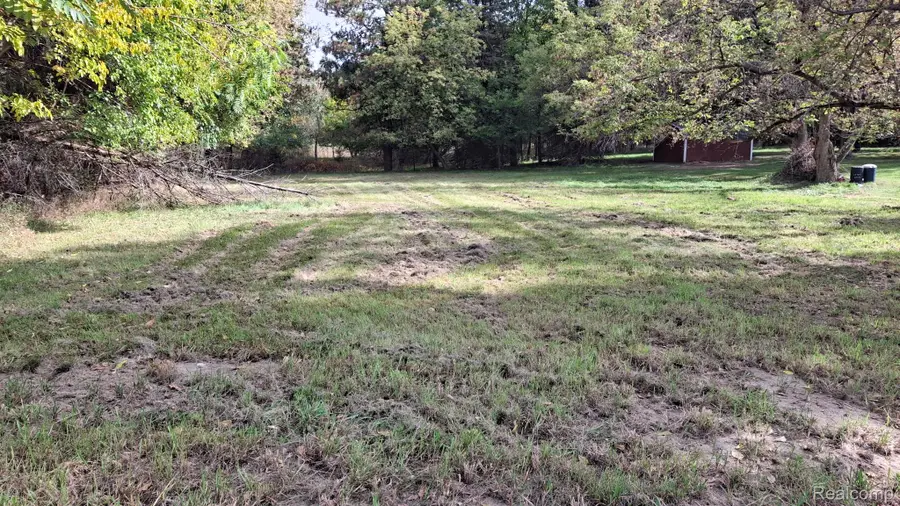 221 Hyatt Ln, Linden, MI 48451 - #3