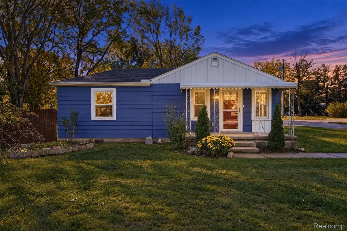 34129 Rhonswood ST, Farmington Hills, MI 48335 - #1
