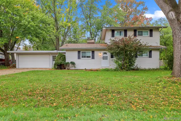 680 Colebrook DR, Troy, MI 48083