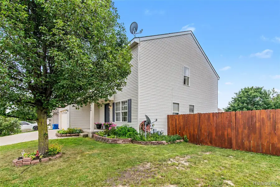 486 Sweet Briar RDG, Linden, MI 48451 - #3
