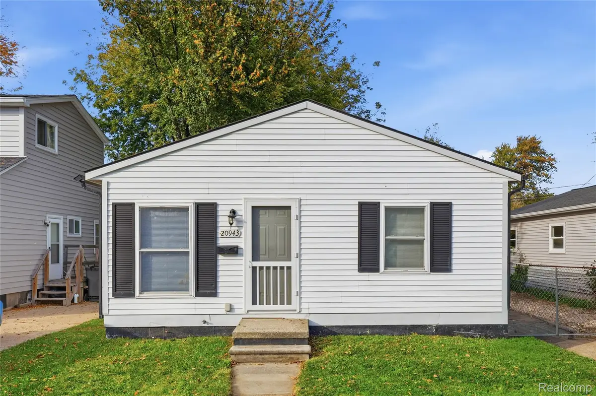 20943 Woodward ST, Clinton Township, MI 48035 - #1