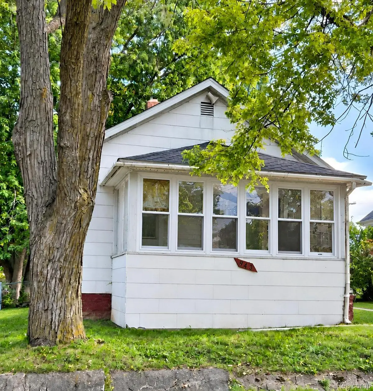 943 Stocker AVE, Flint, MI 48503 - #1
