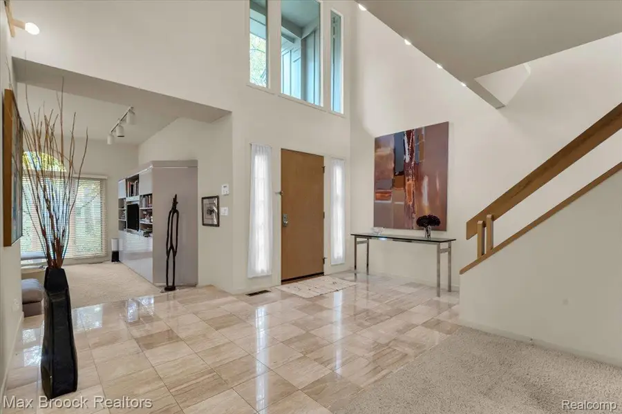 4929 Fairway Ridge CIR, West Bloomfield, MI 48323 - #3