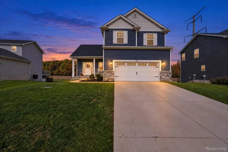 6251 Summerbrooke CIR, Fowlerville, MI 48836 - #2