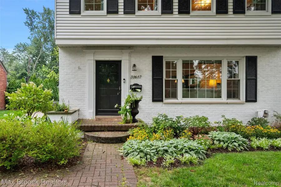 31617 Auburn DR, Beverly Hills, MI 48025 - #3