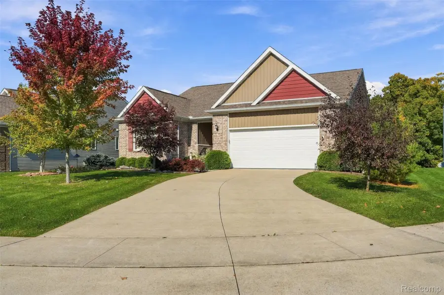 1104 Douglas Fir DR, Howell, MI 48843 - #2