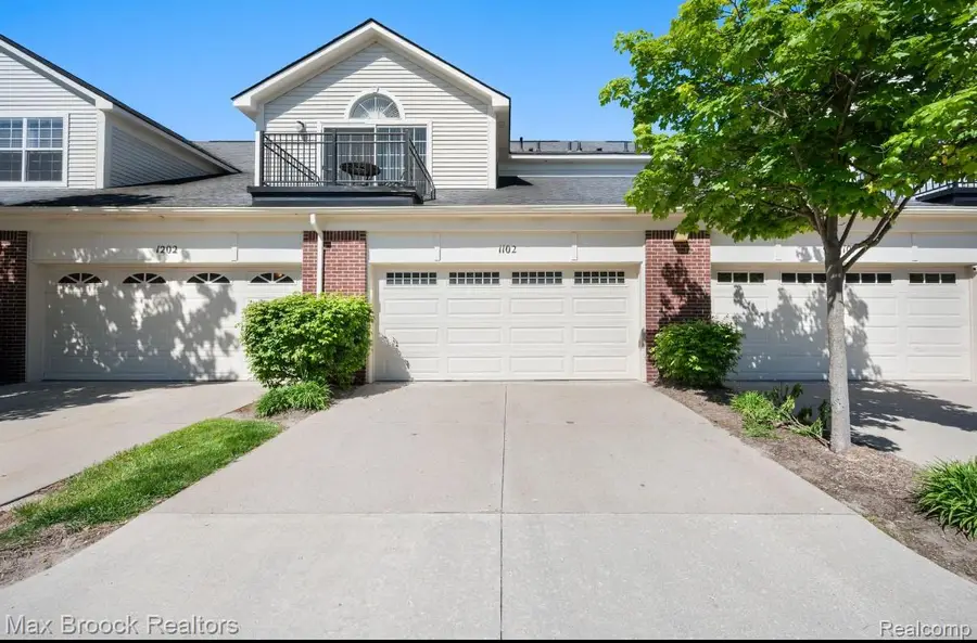1102 Abigail CT, Walled Lake, MI 48390 - #2