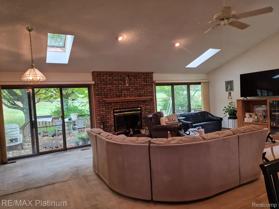 12945 Autumn Ridge CT, Milford, MI 48380 - #3