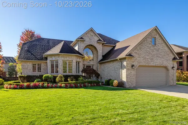 21354 Pine Cone DR, Macomb, MI 48042