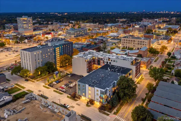 614 S Troy Street  # 203, RoyalOak, MI 48067