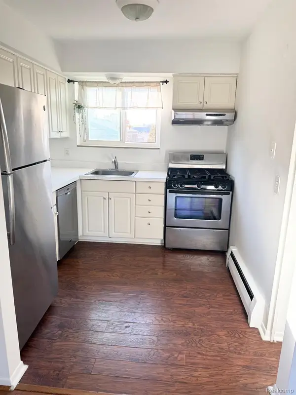 451 Miller AVE, Rochester, MI 48307