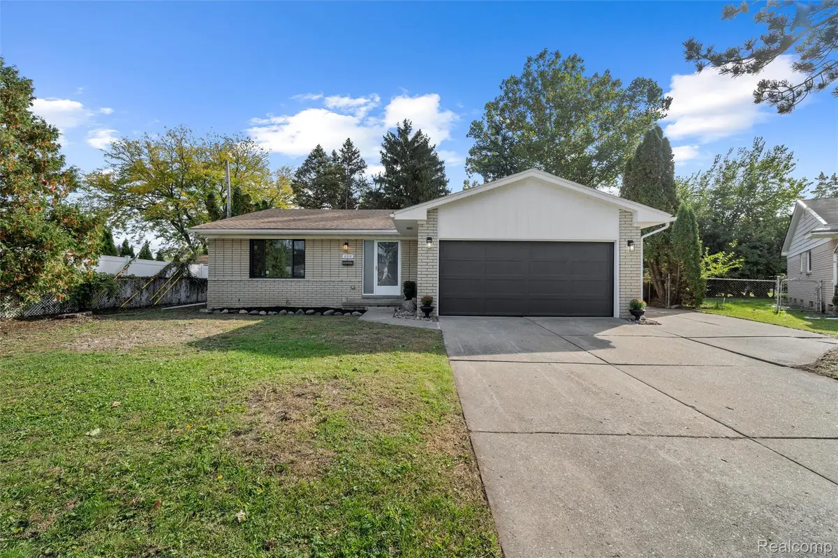 6315 Canterbury CT, Westland, MI 48185 - #1