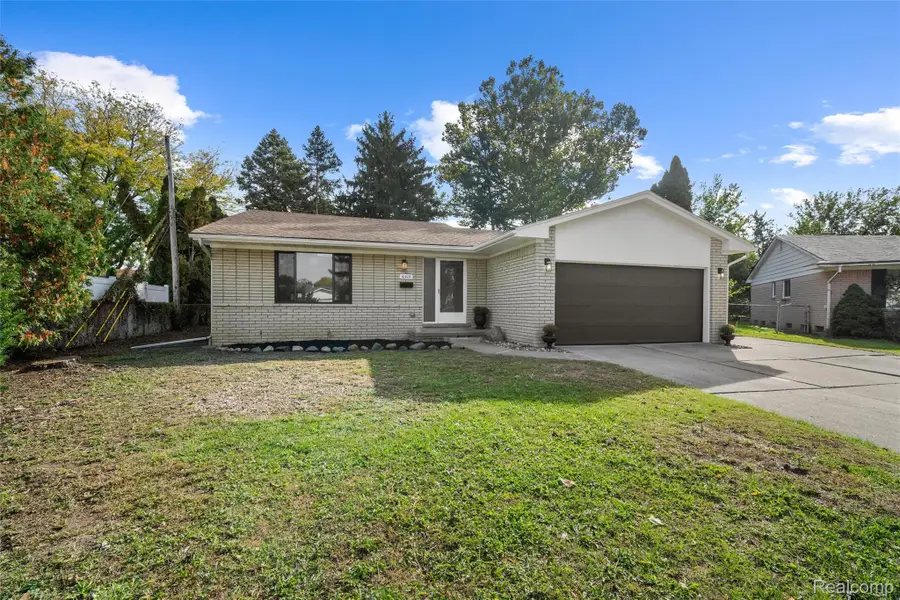 6315 Canterbury CT, Westland, MI 48185 - #2