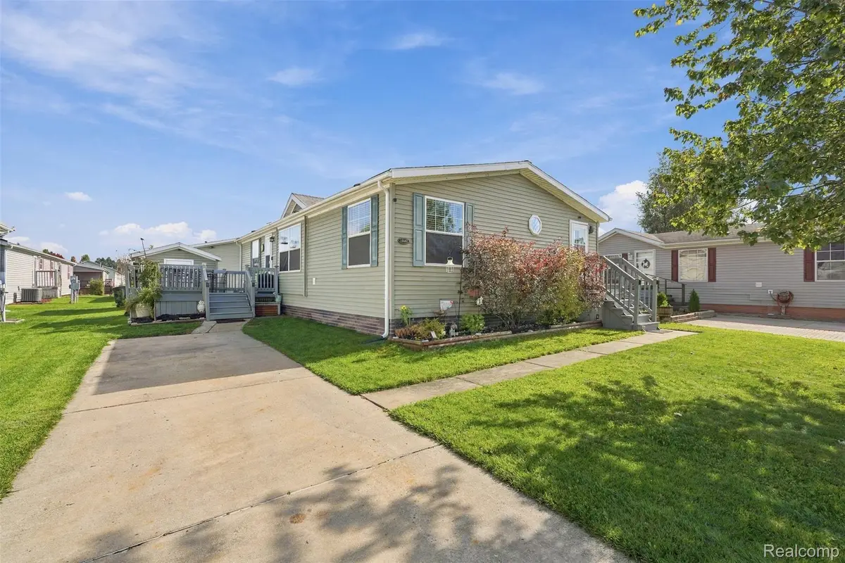 11087 Timbergrove CT, South Lyon, MI 48178 - #1