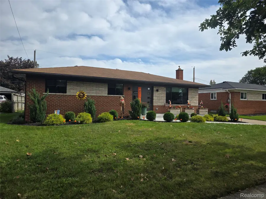 31314 Morgan DR, Warren, MI 48088 - #2