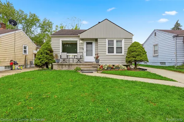 7489 N Silvery LN, DearbornHeights, MI 48127