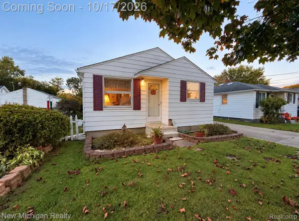 2225 E Williamson ST, Burton, MI 48529