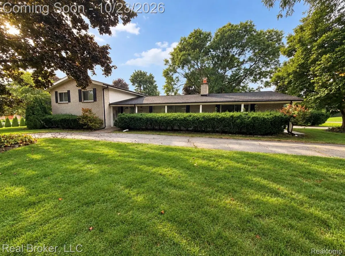 6775 Cedarbrook DR, Bloomfield Hills, MI 48301 - #1