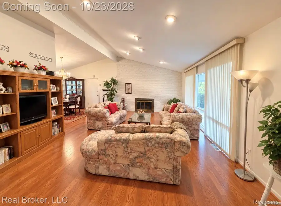 6775 Cedarbrook DR, Bloomfield Hills, MI 48301 - #2