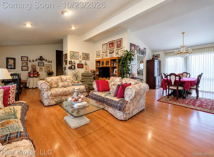 6775 Cedarbrook DR, Bloomfield Hills, MI 48301 - #3