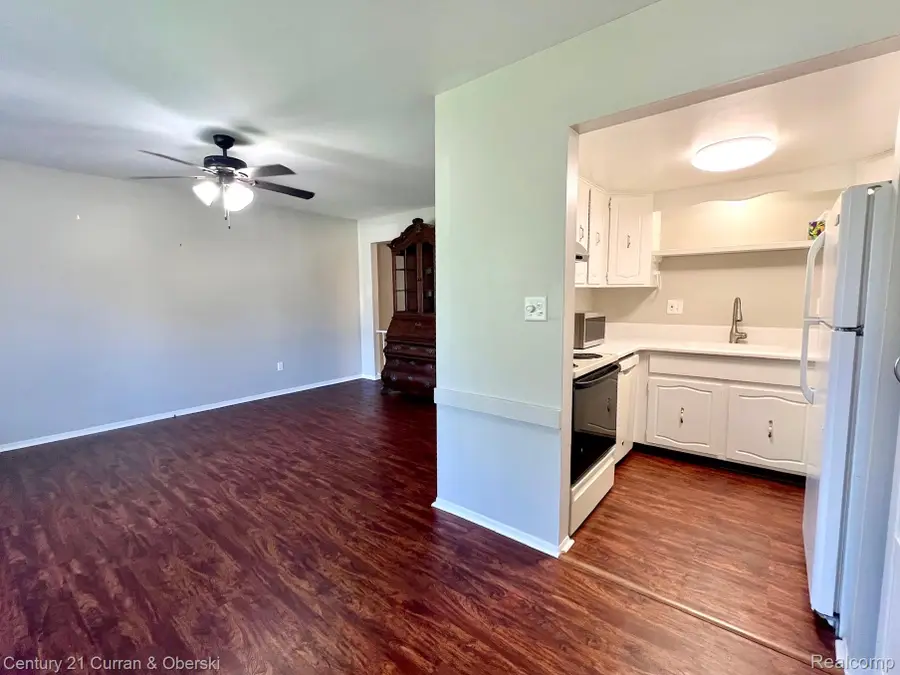 61035 Eleven Mile RD 1 # 4, South Lyon, MI 48178 - #2