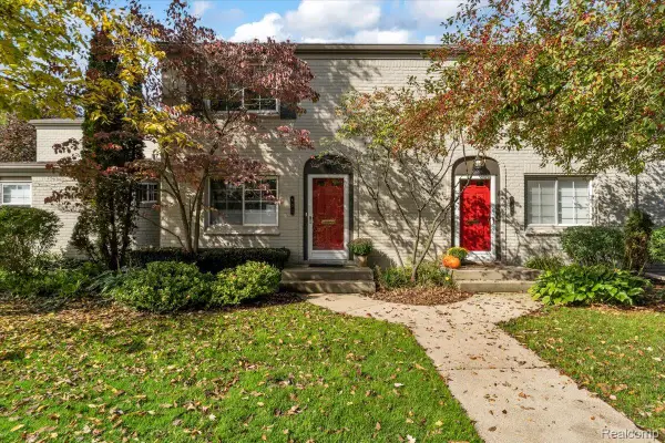621 Graefield CT, Birmingham, MI 48009