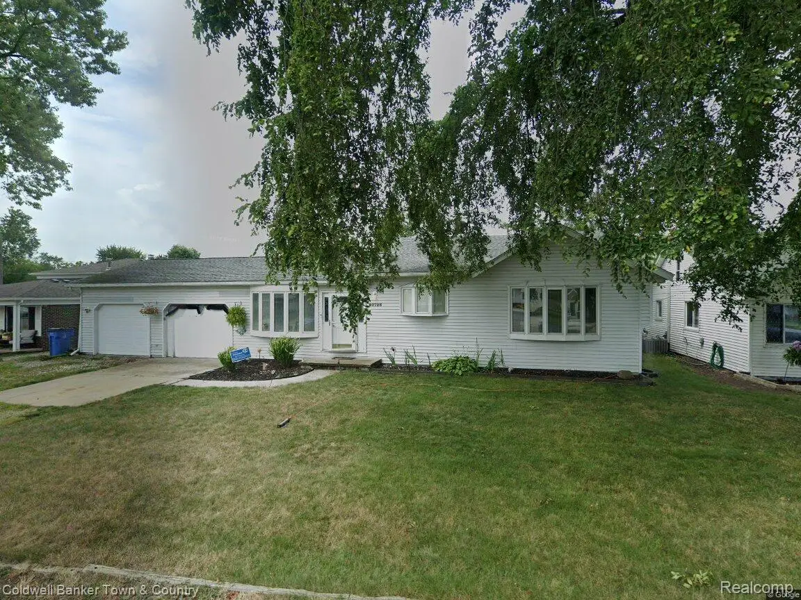 30726 Adams DR, Gibraltar, MI 48173 - #1