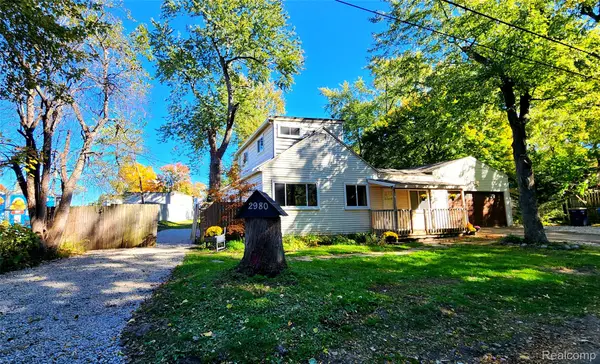 2980 Sunshine TER, Waterford, MI 48329