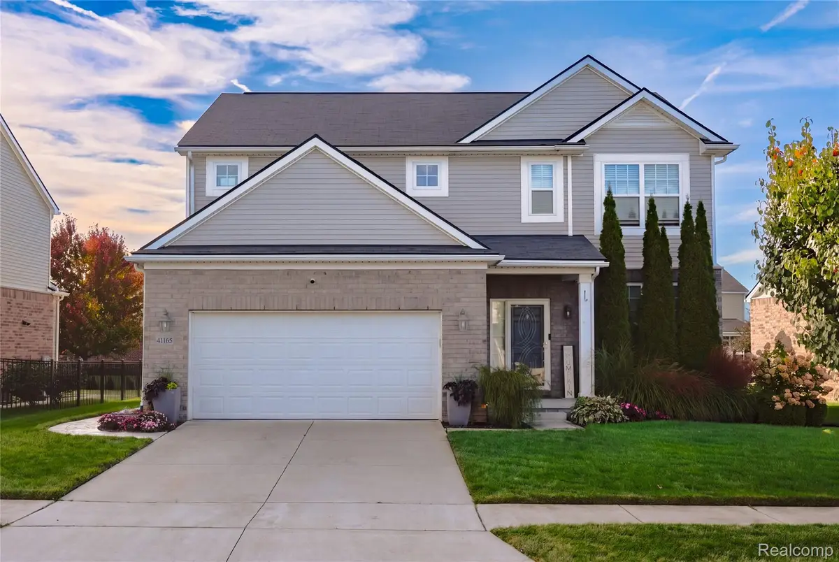 41165 Damask DR, Clinton, MI 48038 - #1