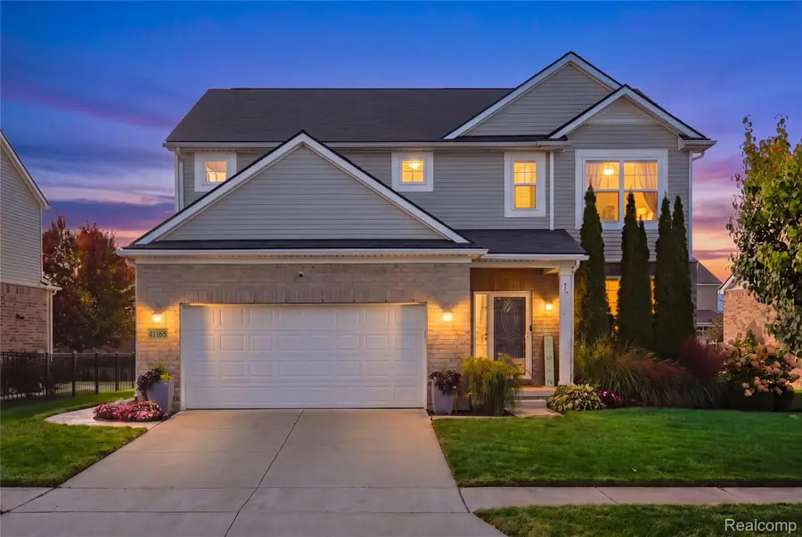 41165 Damask DR, Clinton, MI 48038 - #2