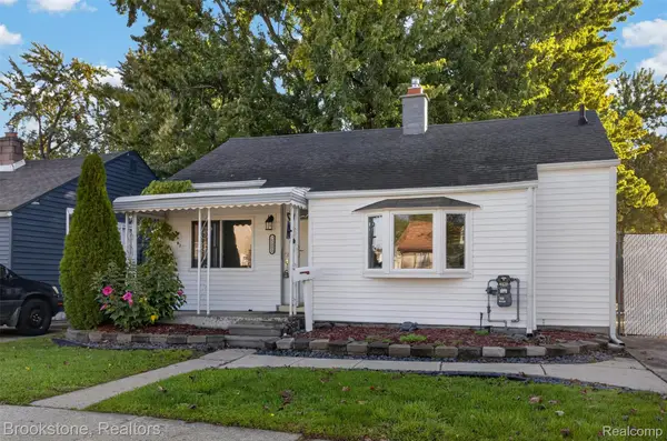 28080 Rosemont ST, Roseville, MI 48066