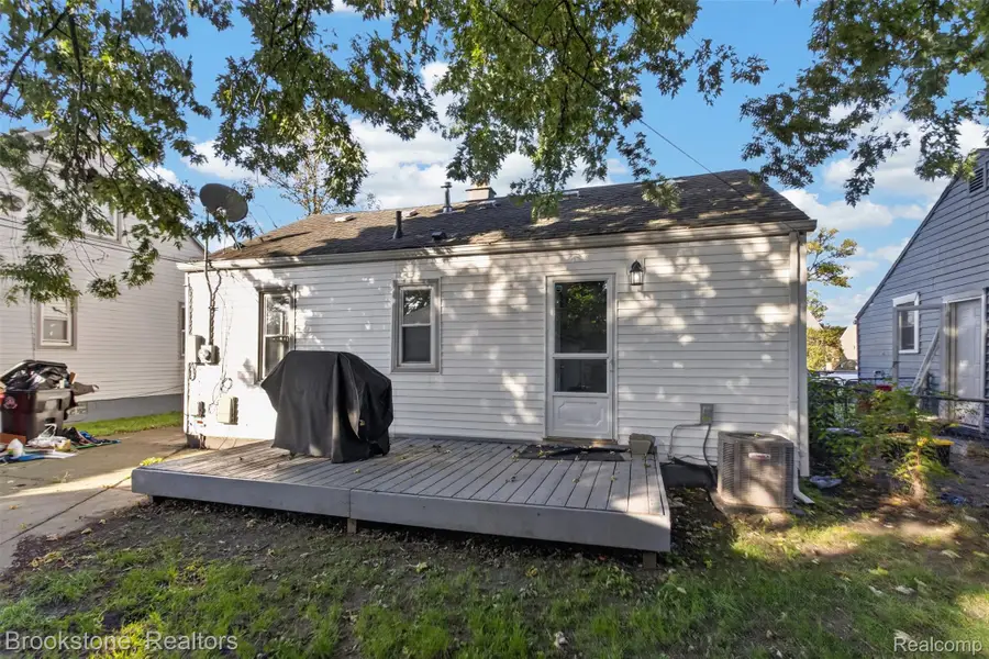 28080 Rosemont ST, Roseville, MI 48066 - #2