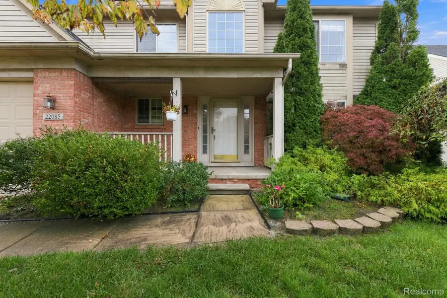 22085 Cherrywood RD, Woodhaven, MI 48183 - #2