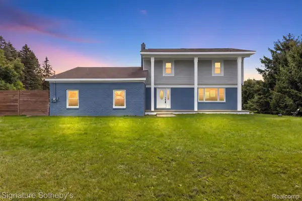 8415 Holcomb RD, Clarkston, MI 48348