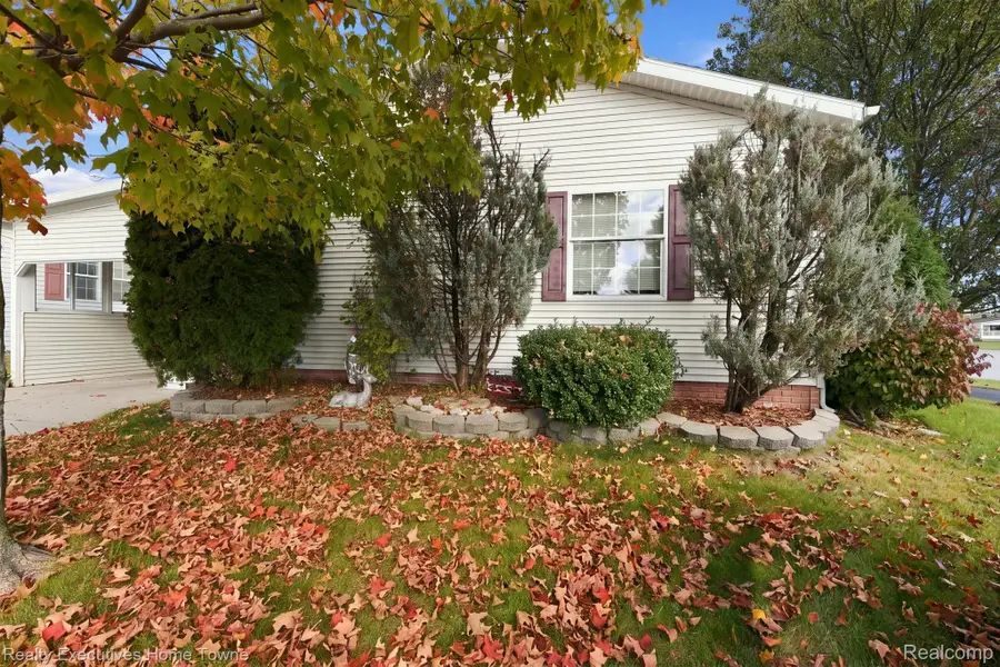 57524 Verellen Ct, Lenox, MI 48048 - #3
