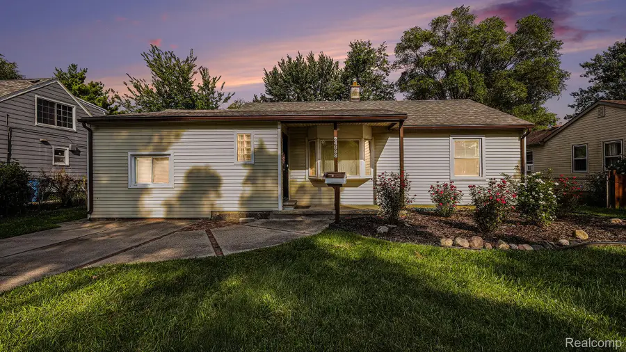 24898 Campbell AVE, Warren, MI 48089 - #2