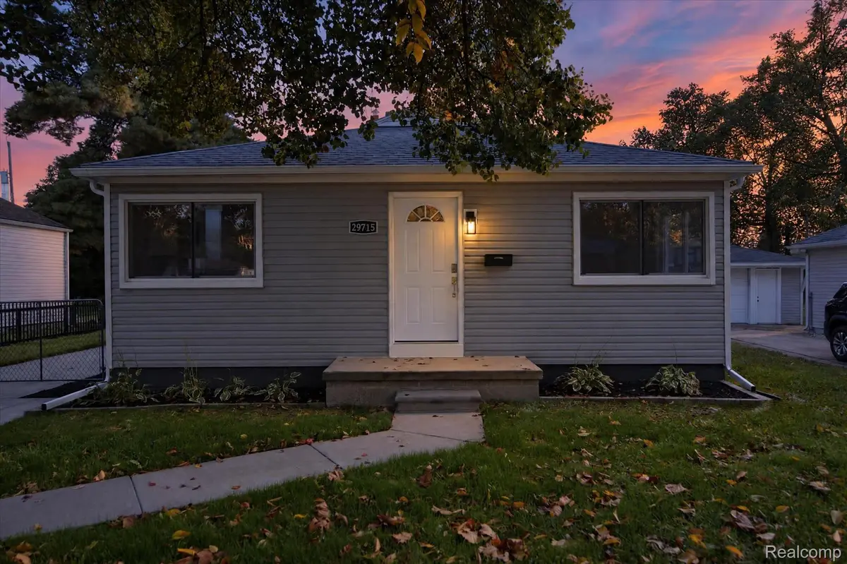 29715 Walnut ST, Flat Rock, MI 48134 - #1