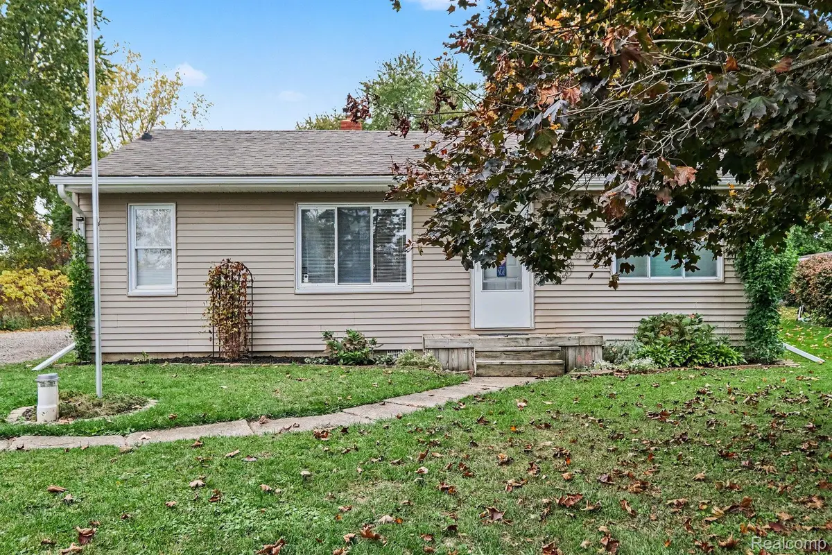 3346 Ellis Park DR, Burton, MI 48519 - #1
