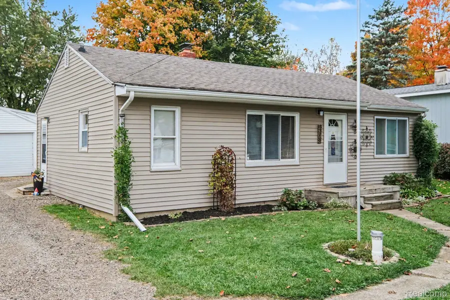 3346 Ellis Park DR, Burton, MI 48519 - #3
