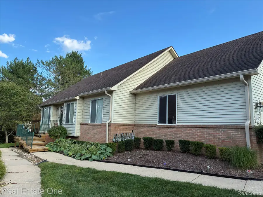 1040 Bird Song Lane LN, Milford, MI 48381 - #3