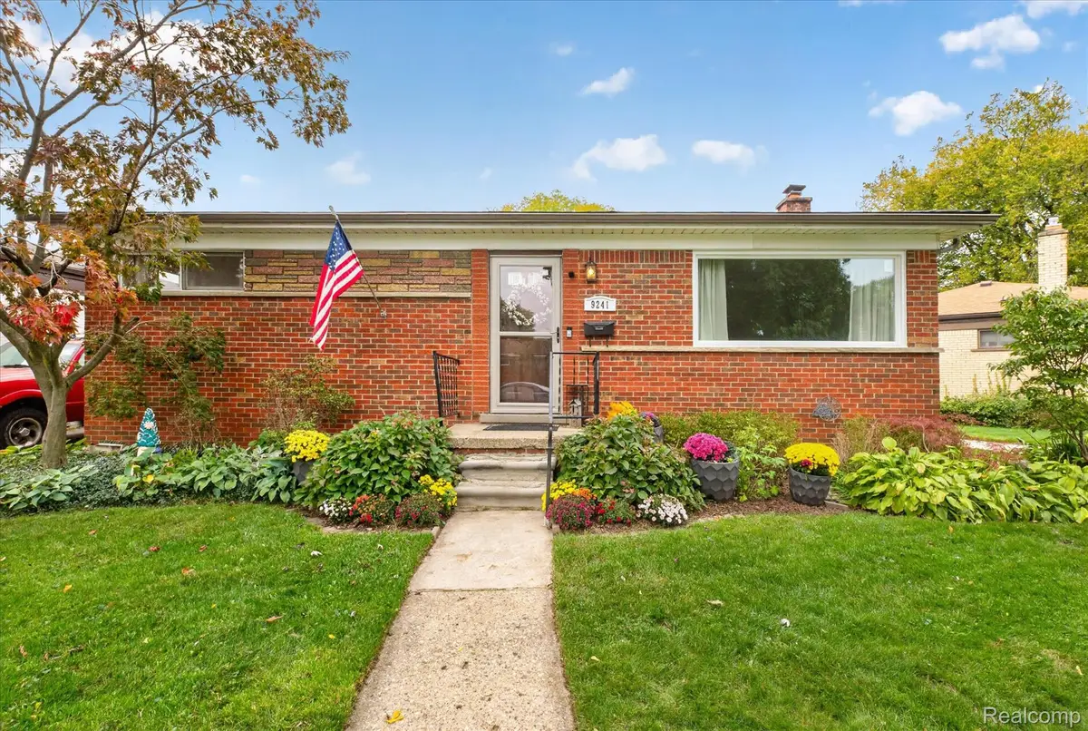 9241 Berwyn, Redford, MI 48239 - #1