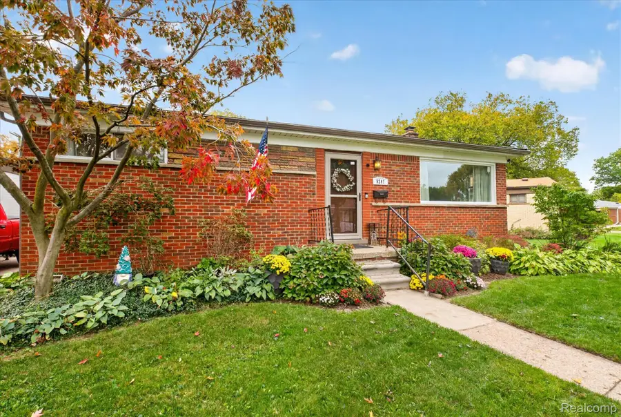 9241 Berwyn, Redford, MI 48239 - #2
